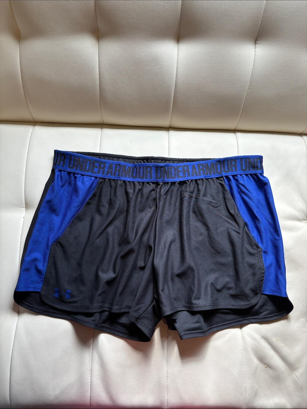 “Under Armour” Men’s Black & Blue Athletic Shorts, XL